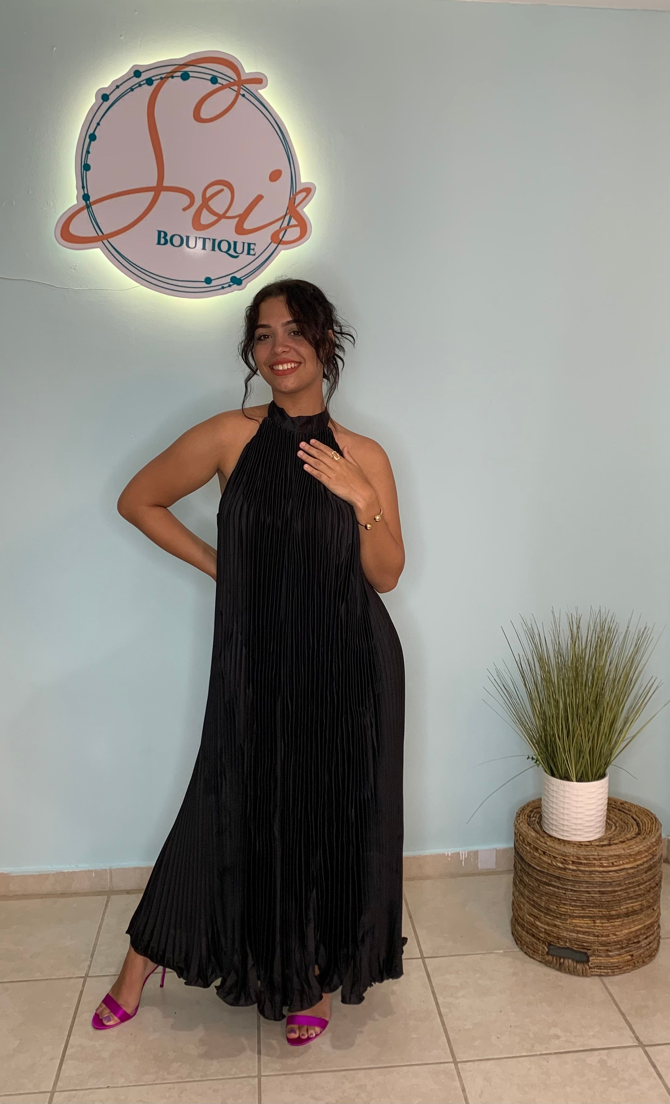 fitted lace wedding dress PLEATED HALTER NECK MIDI DRESS / SOIS BOUTIQUE Sois Boutique ,LLC fitted lace wedding dress PLEATED HALTER NECK MIDI DRESS / SOIS BOUTIQUE Sois Boutique ,LLC